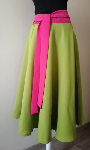 Körloknis próbaszoknya /  Kivizöld-pink övvel 010